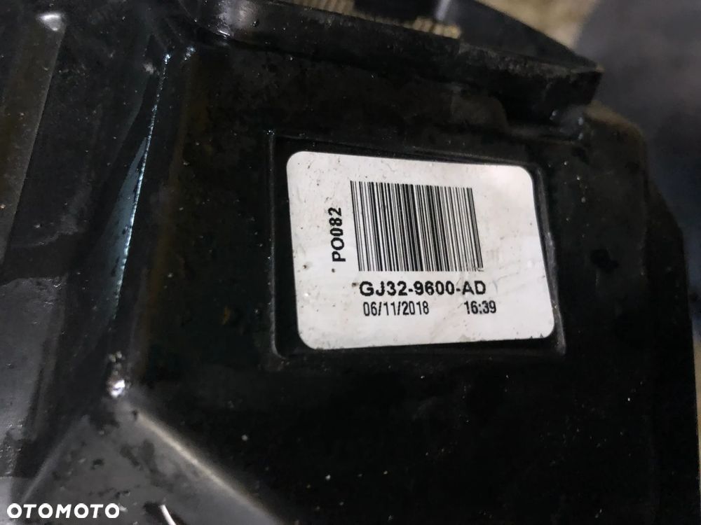 Obudowa filtra powietrza GJ32-9600 z przepływomierzem G4D3-12B579 Range Rover Evoque 2.0 Diesel - 3