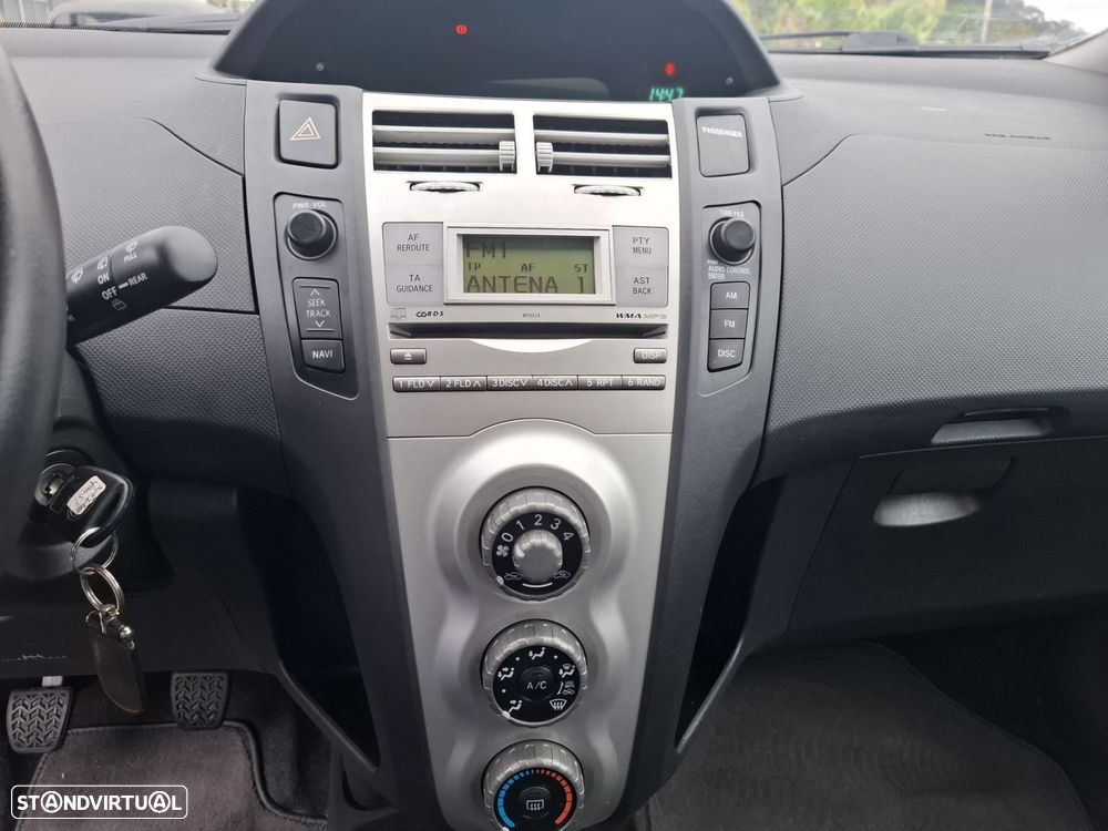 Toyota Yaris 1.0 VVT-i Motion VSC - 23