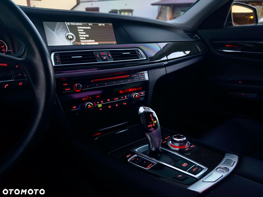 BMW Seria 7 - 16