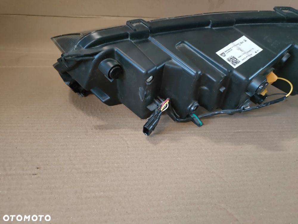Dacia Spring Elektryk 22- LAMPA PRAWY PRZÓD LED 266008993R - 9
