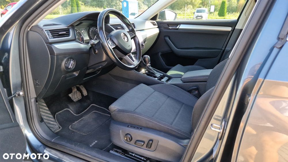 Skoda Superb 2.0 TDI Ambition DSG - 20