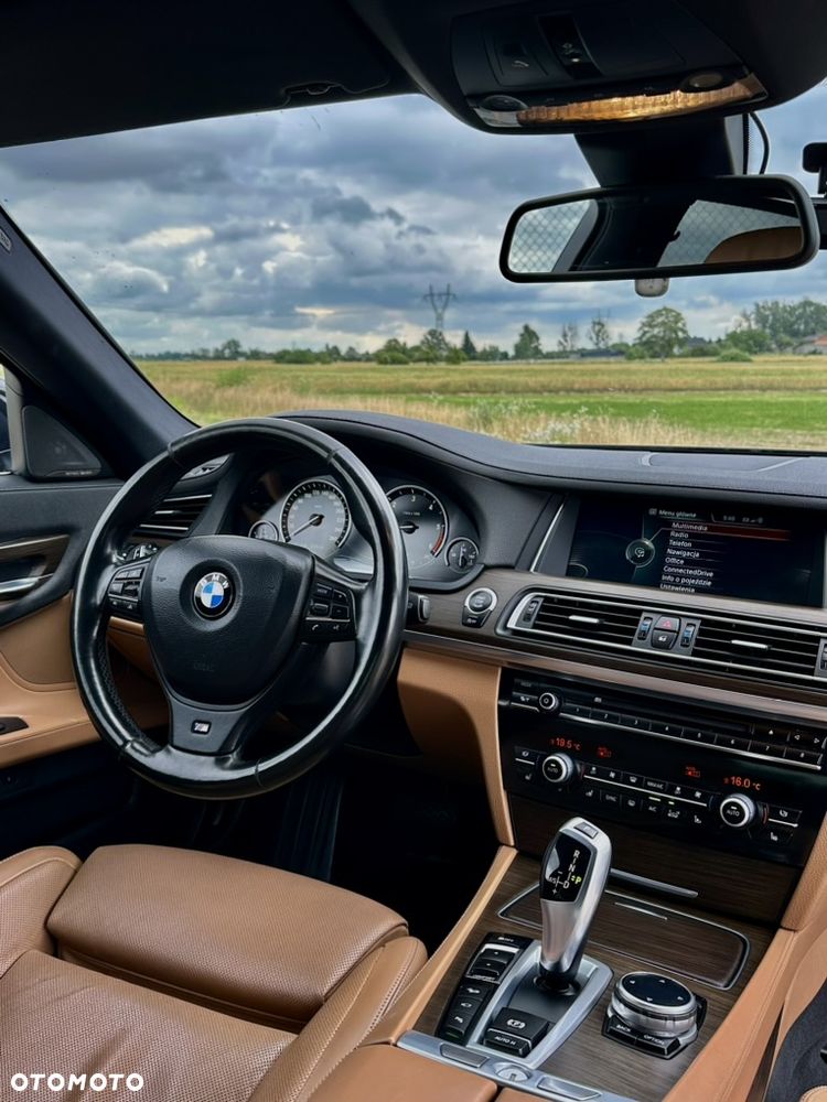 BMW Seria 7 750d xDrive - 28