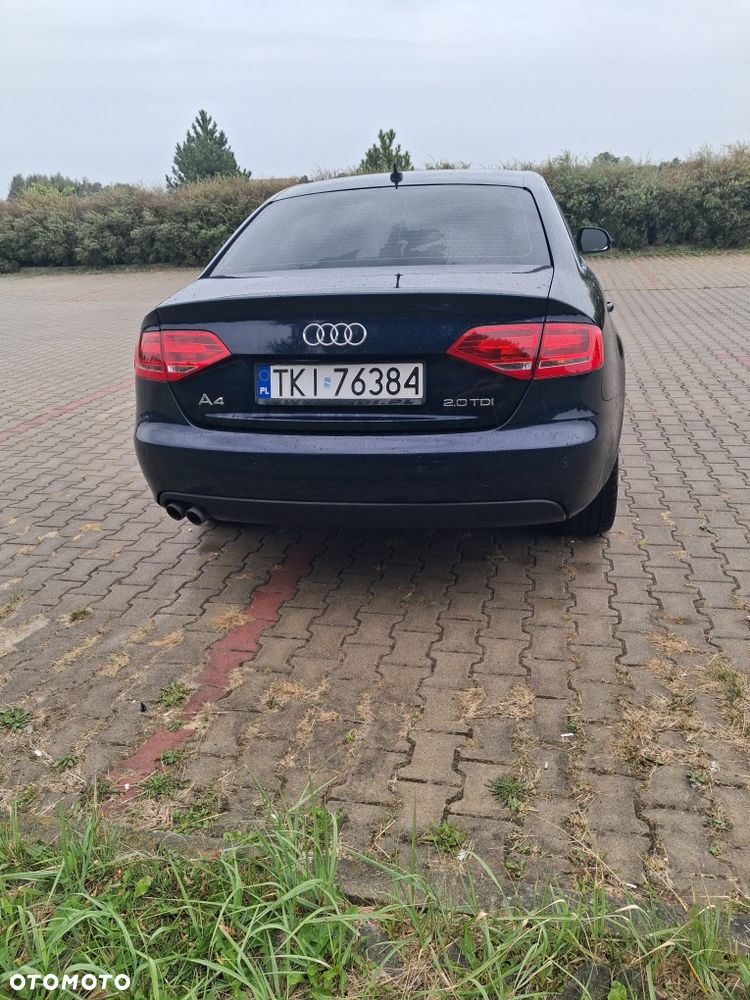 Audi A4 Limousine - 8