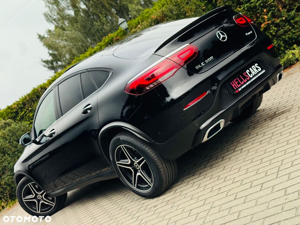 Mercedes-Benz GLC 300 4Matic 9G-TRONIC AMG Line Plus - 4