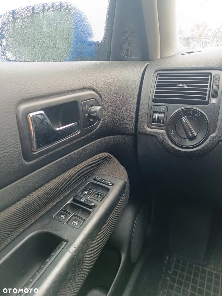 Volkswagen Golf IV 1.6 Comfortline - 10