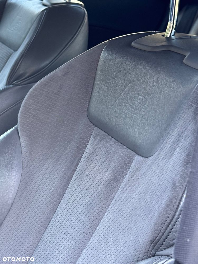 Audi A4 Avant 2.0 TDI ultra S tronic sport - 24