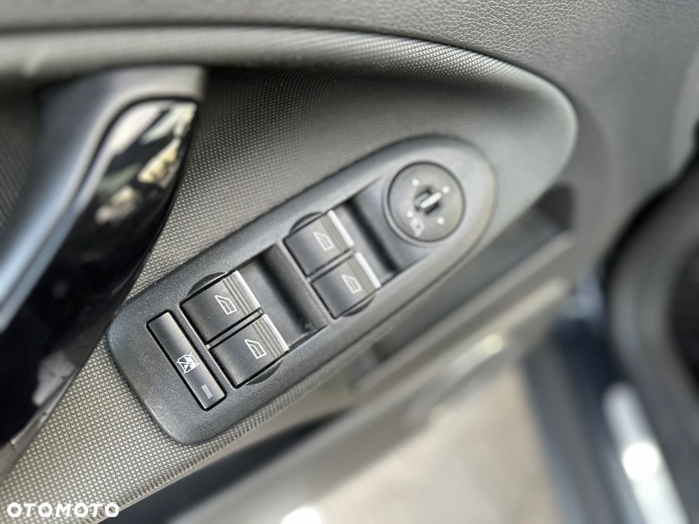 Ford Kuga 2.0 TDCi 4x4 Titanium - 27