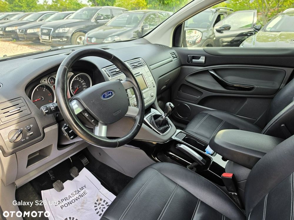 Ford Kuga 2.0 TDCi 4x4 Titanium - 25