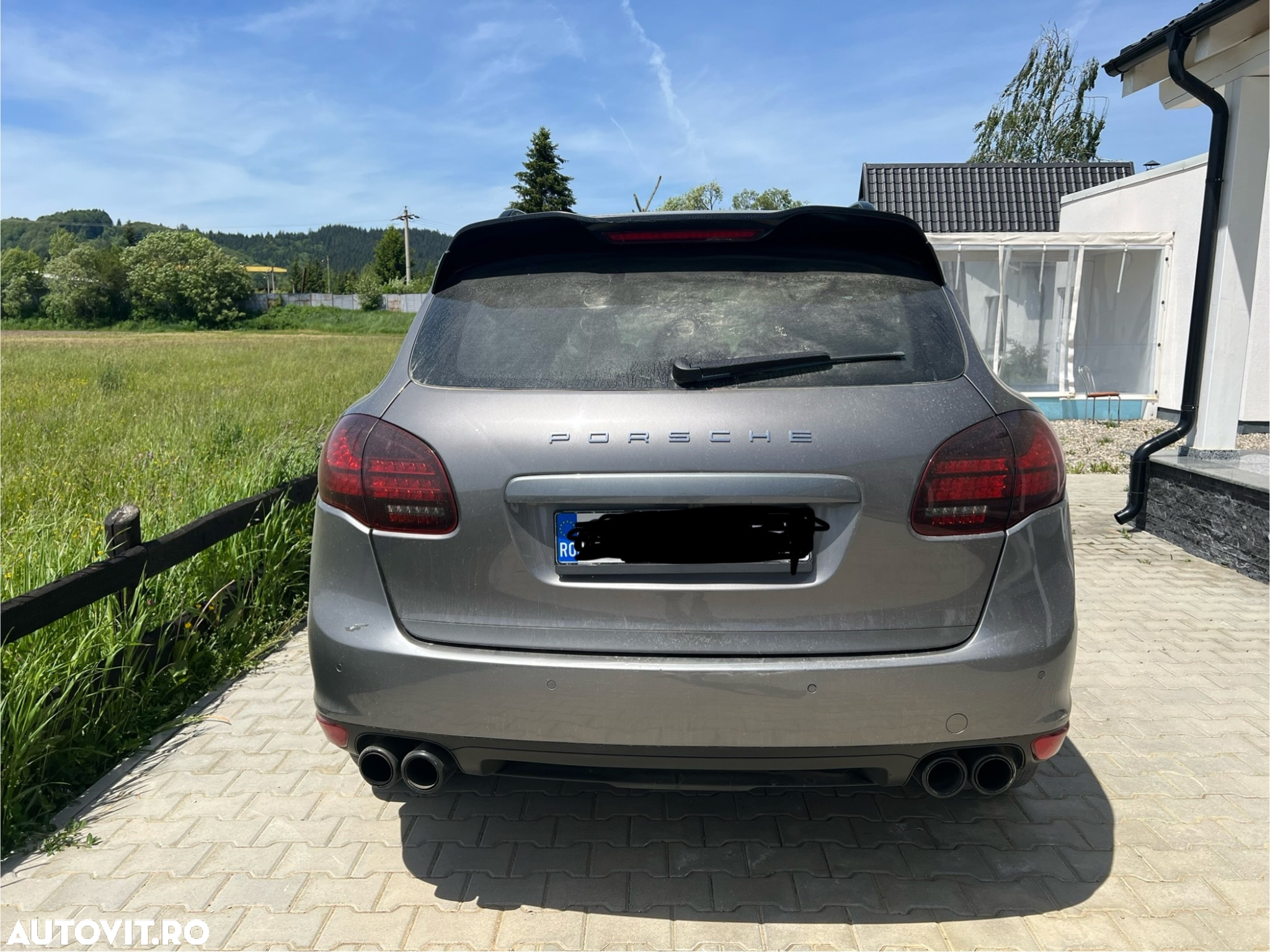 Porsche Cayenne - 4