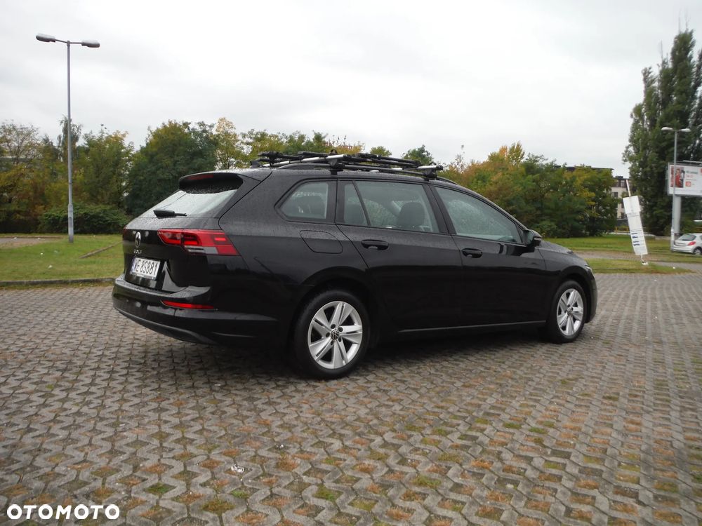 Volkswagen Golf - 8