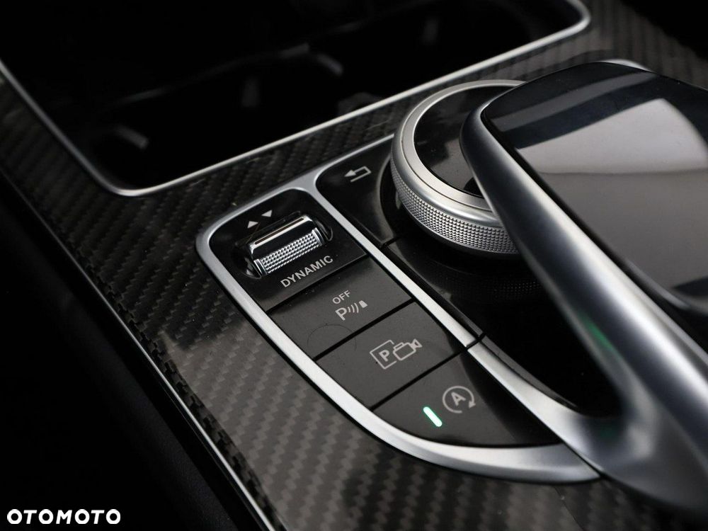 Mercedes-Benz Klasa C 300 4Matic 9G-TRONIC Night Edition - 35