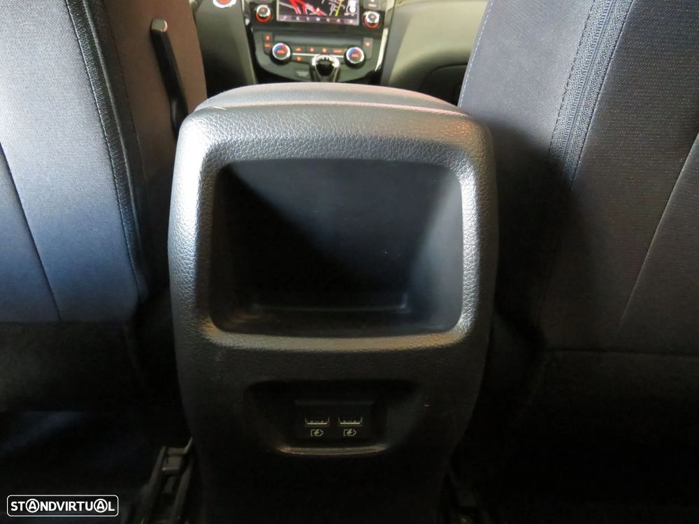 Nissan Qashqai 1.5 dCi N-Connecta J18+Led - 15