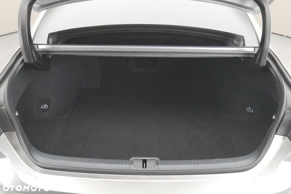 Lexus ES 300h Business Edition - 16