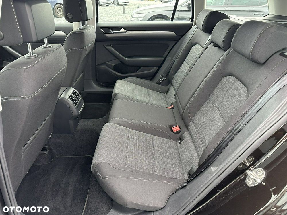 Volkswagen Passat 2.0 TDI EVO Business - 24