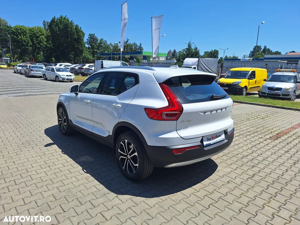 Volvo XC 40 T4 Geartronic Momentum Pro - 10