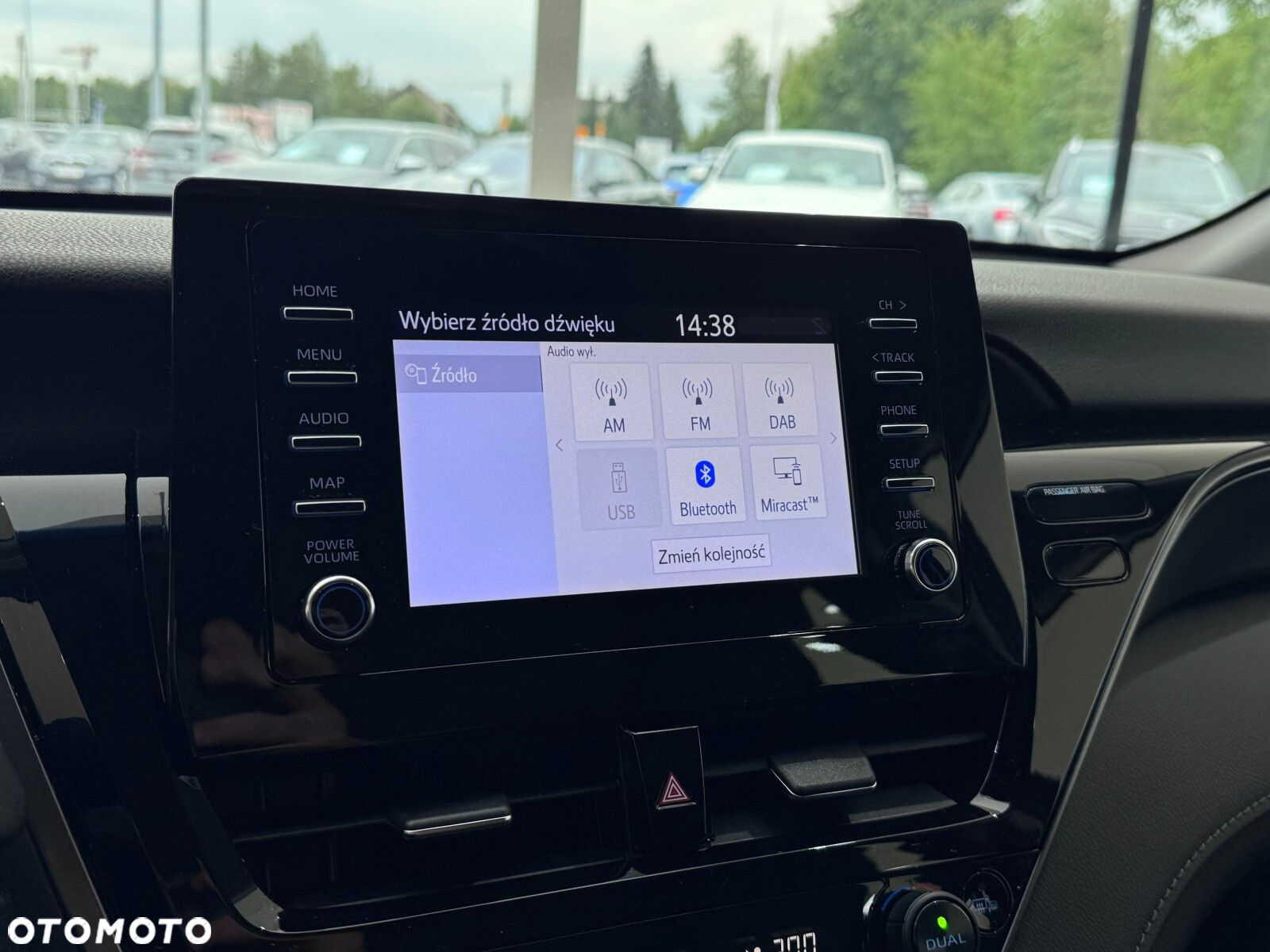 Toyota Camry - 30