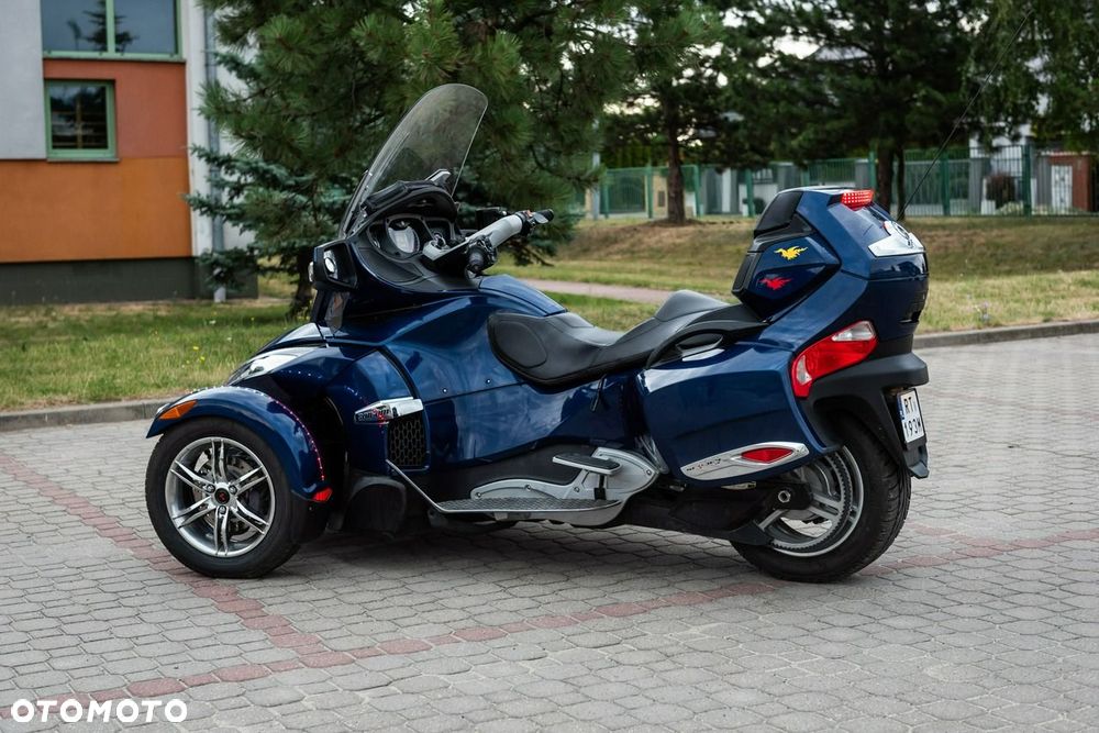 Can-Am Spyder - 12