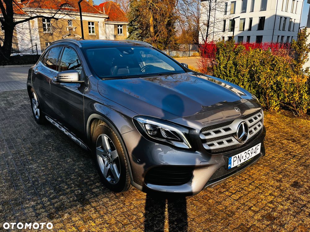 Mercedes-Benz GLA 180 7G-DCT AMG Line - 3