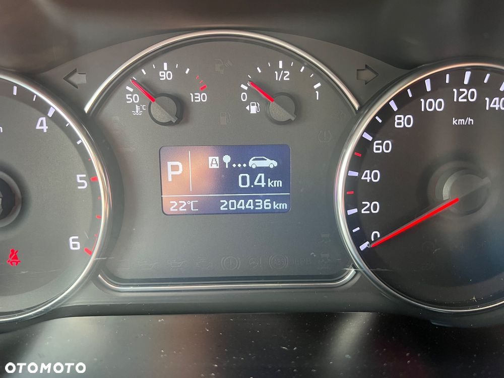 Kia Carens 1.7 CRDi 141 Dream Team Edition - 14