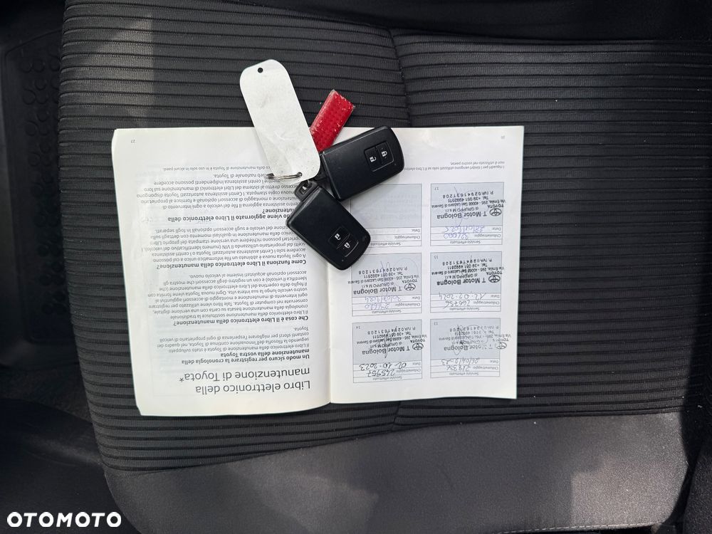 Toyota Prius+ - 10