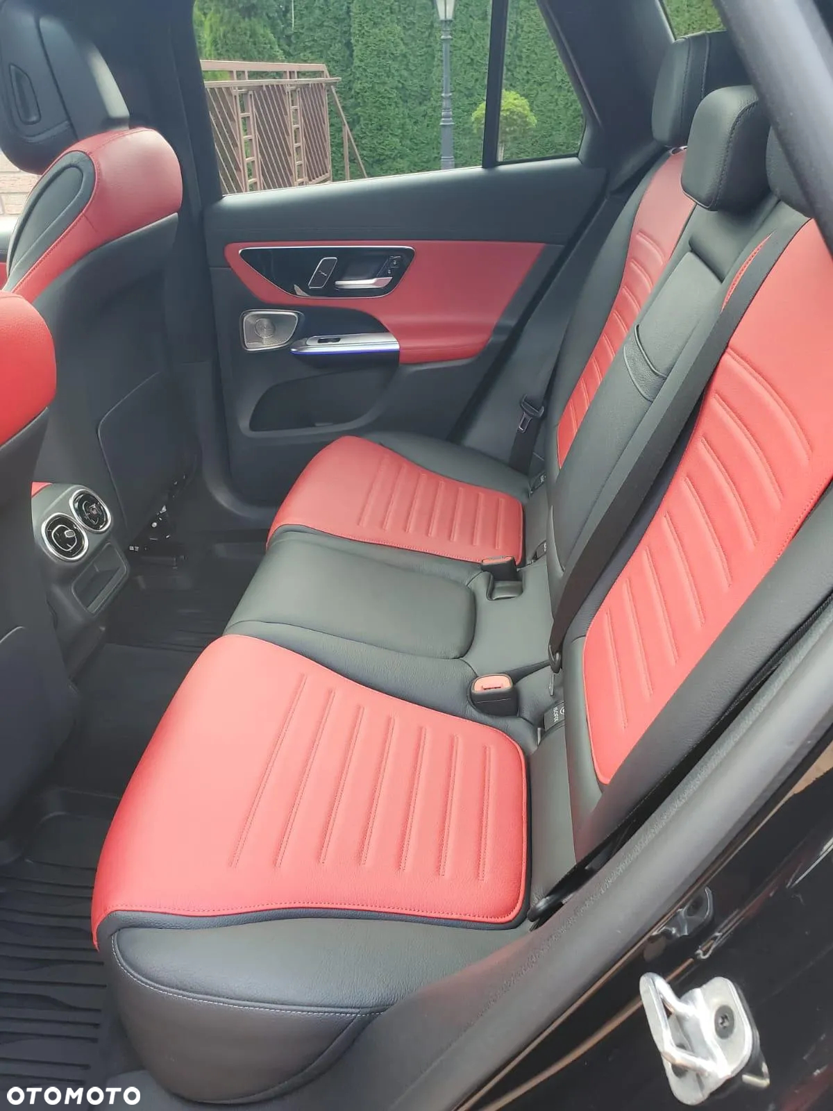 Mercedes-Benz GLC 300 4Matic 9G-TRONIC Edition AMG Line - 24