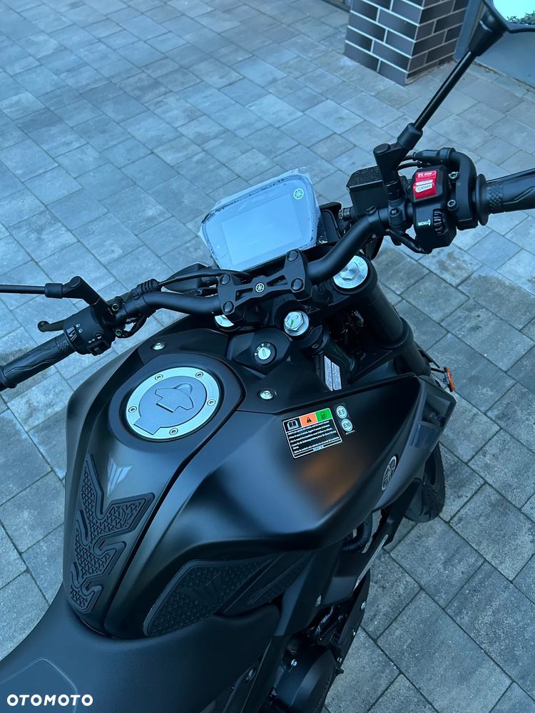 Yamaha MT - 12