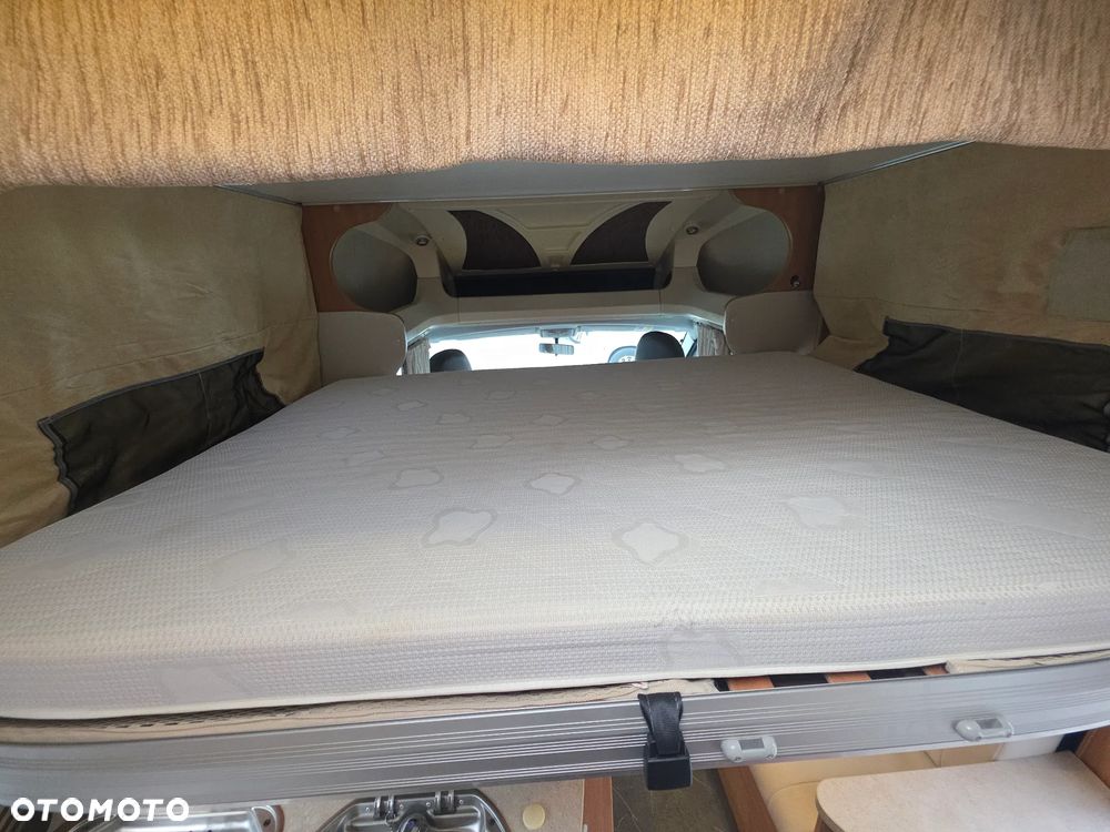 Chausson Flash 28 Polintegra opuszczane lóżko 6.99m - 9