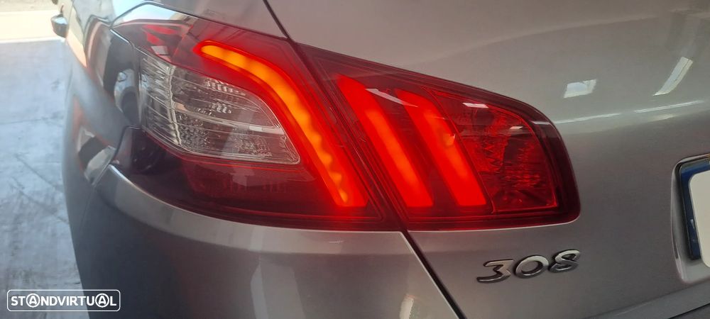 Peugeot 308 1.2 PureTech Style - 27