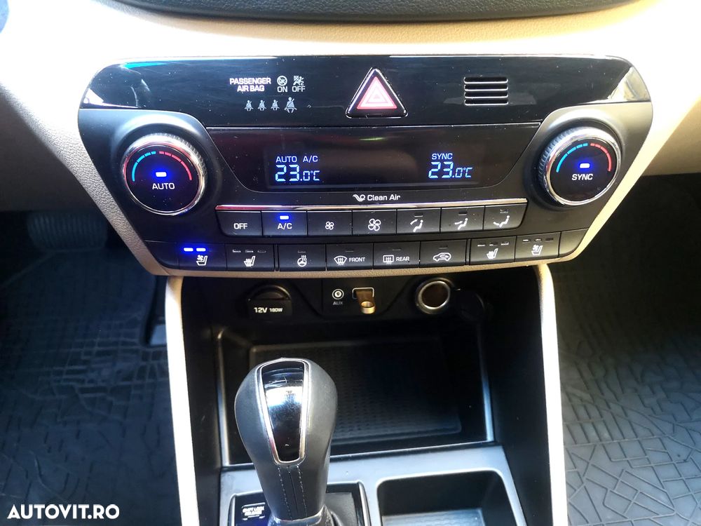 Hyundai Tucson 2.0 CRDI 4WD 6AT Premium+ - 31