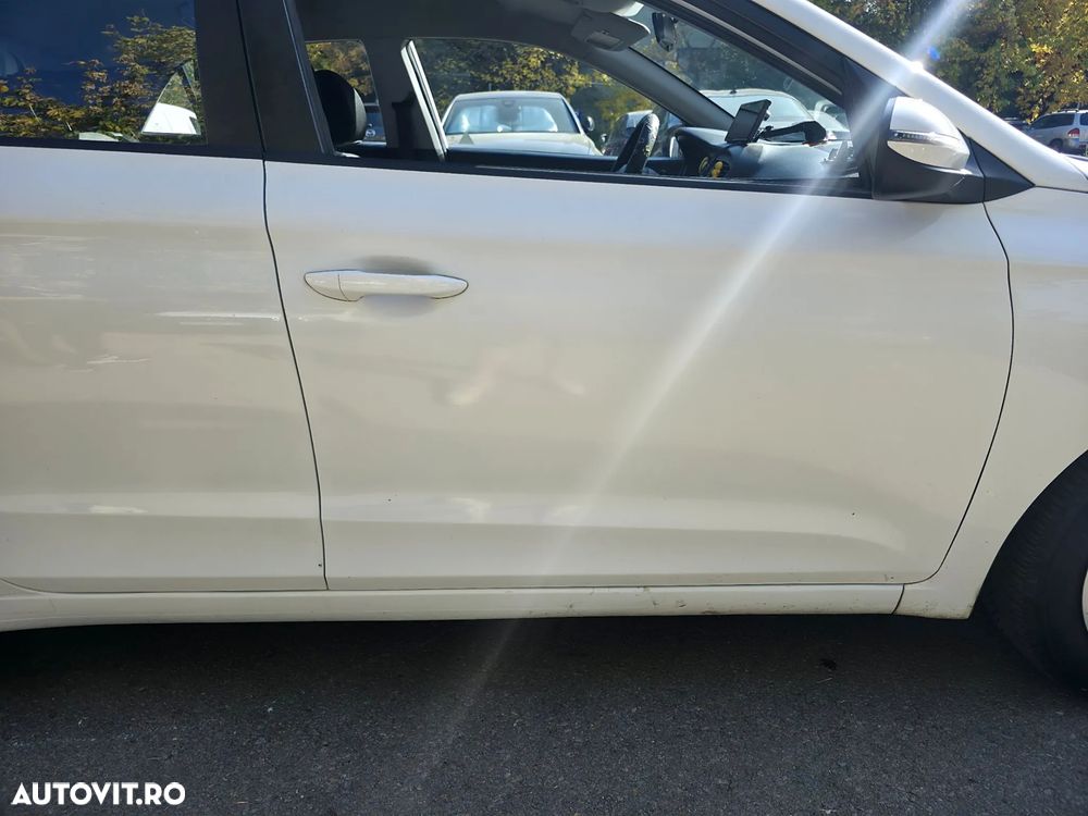 HYUNDAI i20 2018 — imagine 10