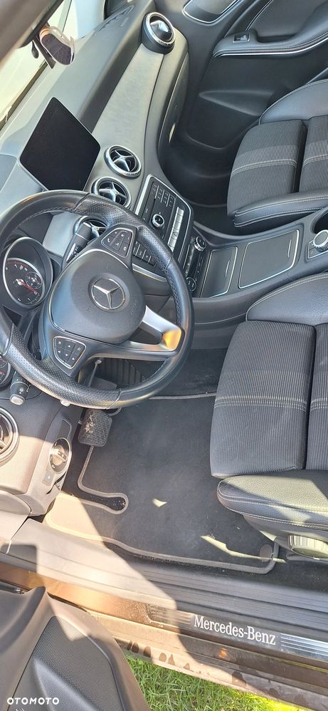 Mercedes-Benz CLA - 10