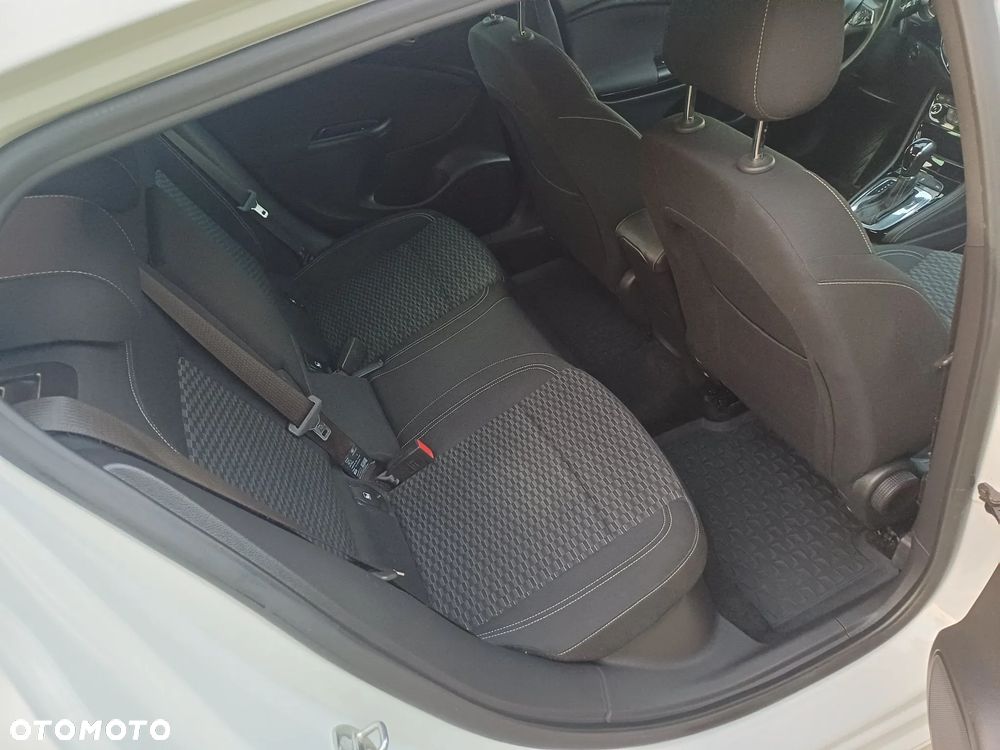 Opel Astra 1.4 T Dynamic S&S - 23