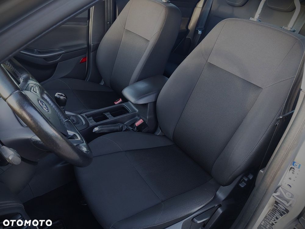 Ford Focus 1.6 Trend - 16