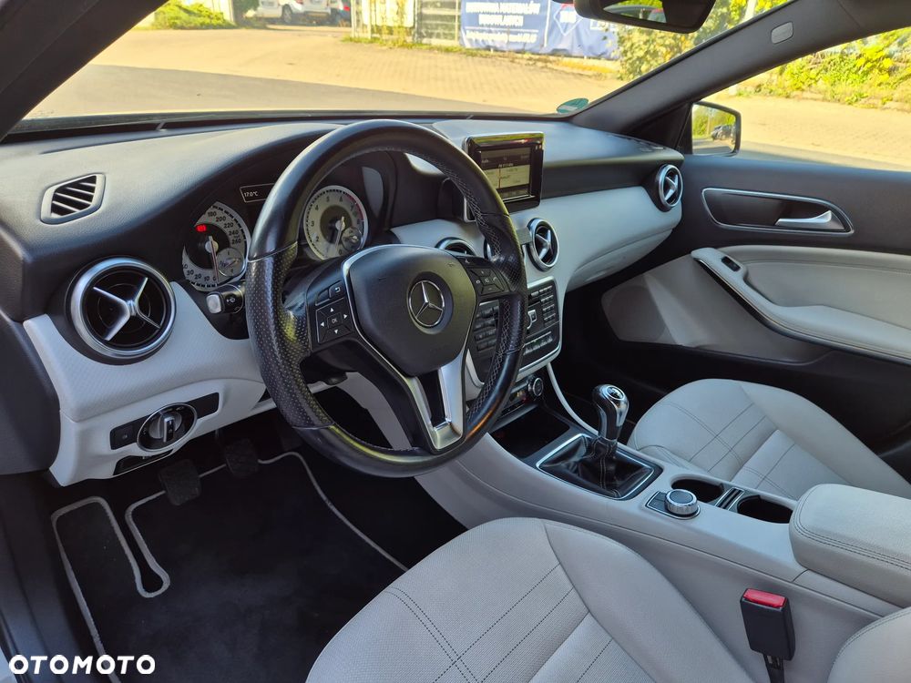Mercedes-Benz Klasa A 200 (BlueEFFICIENCY) - 17