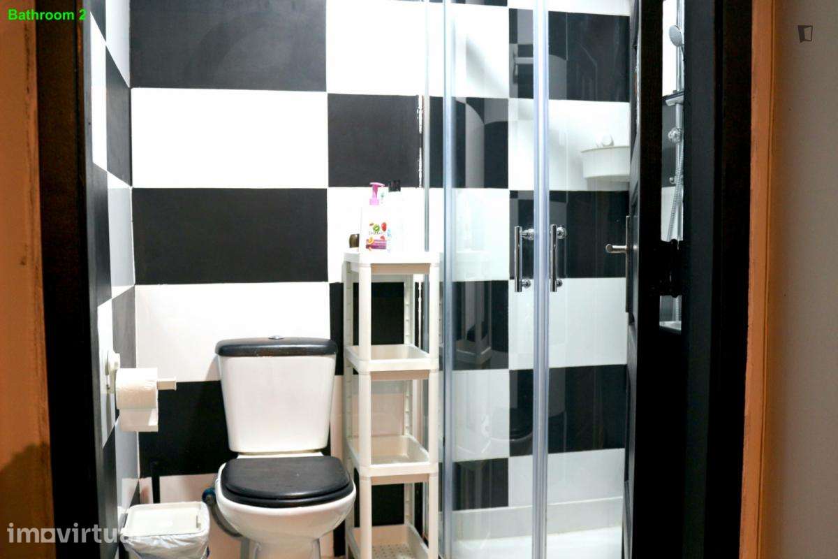Quarto - localizado em Paranhos Porto - Grande imagem: 3/29