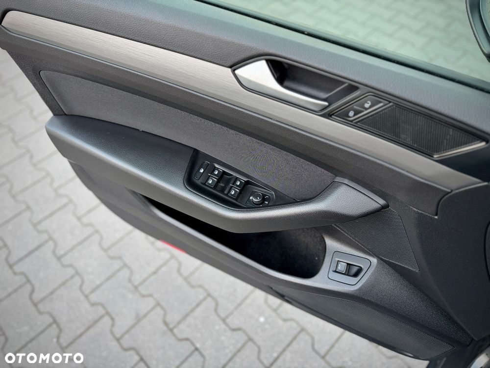 Volkswagen Passat 1.5 TSI EVO Business - 31
