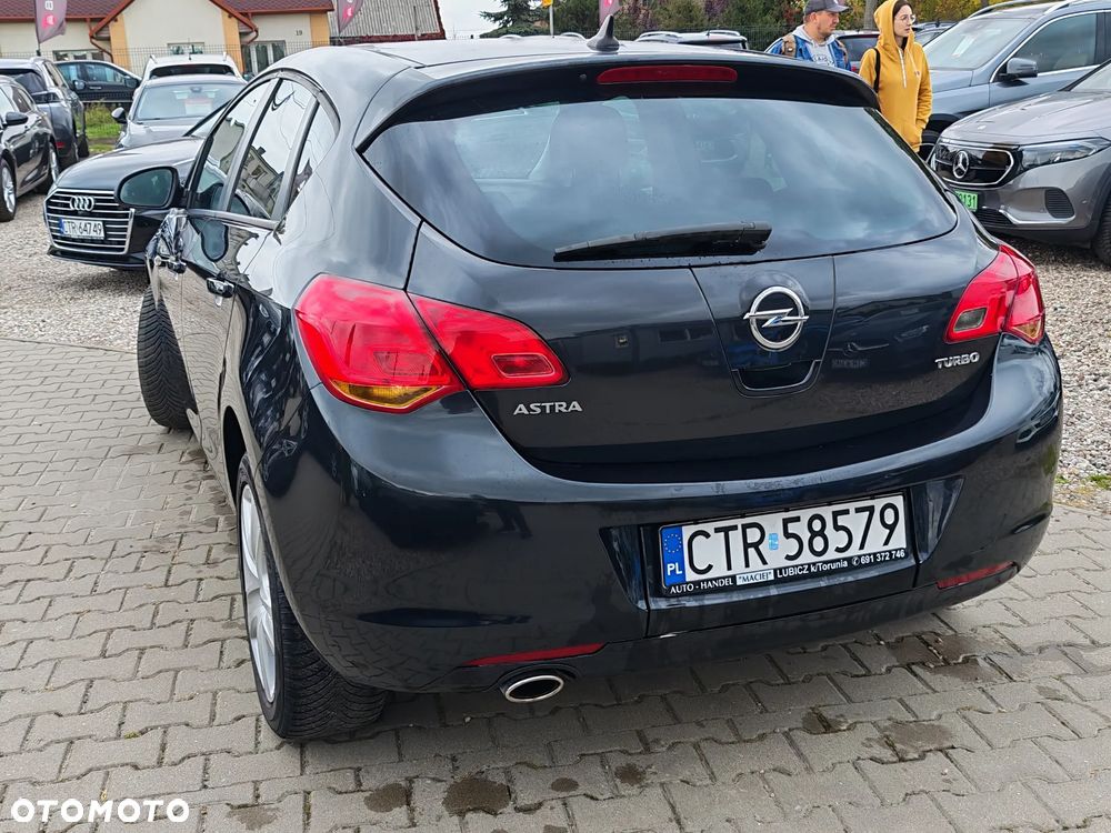 Opel Astra 2011