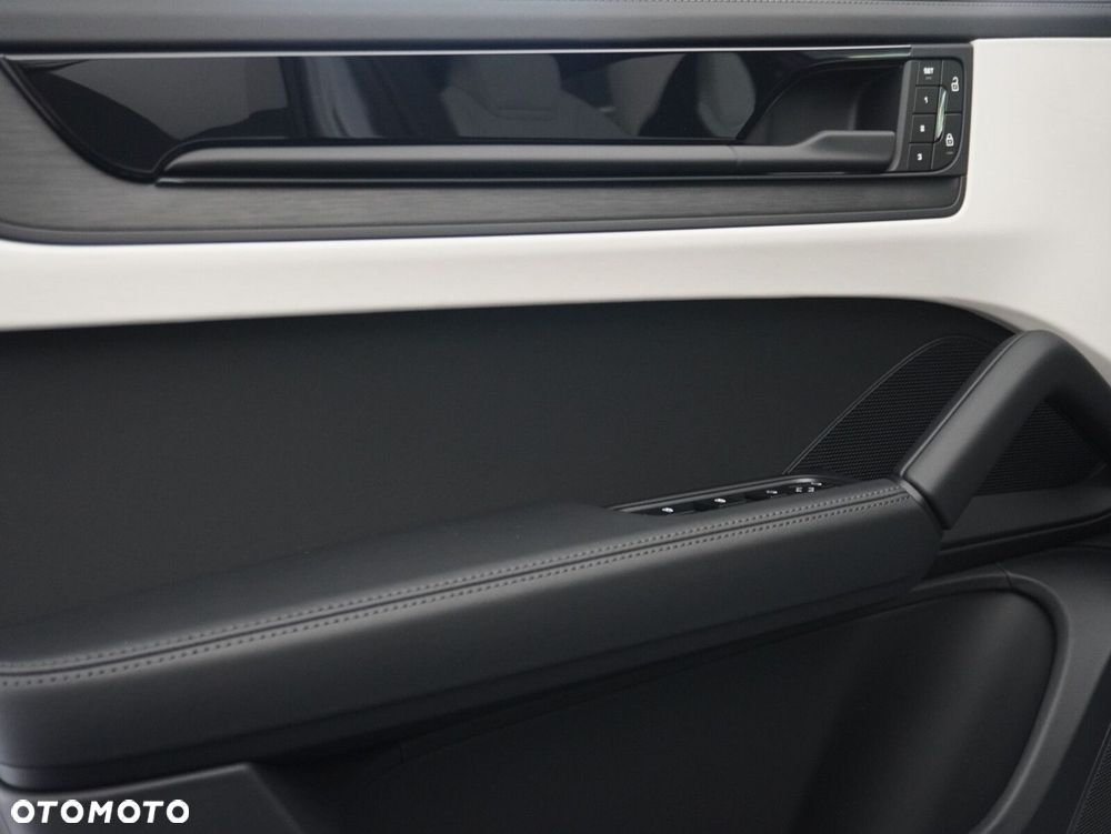 Porsche Cayenne Black Edition - 22