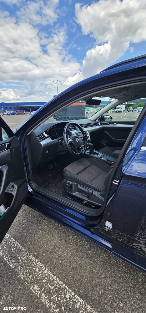 Volkswagen Passat 2.0 TDI DSG Comfortline - 25