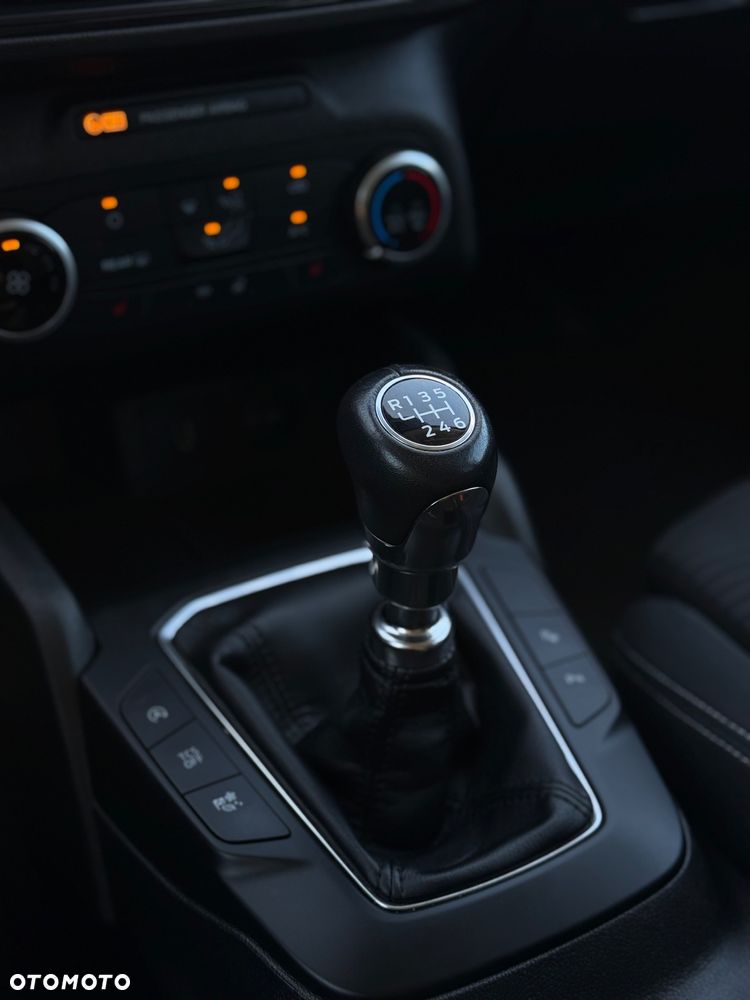 Ford Focus 1.5 EcoBlue Connected - 23