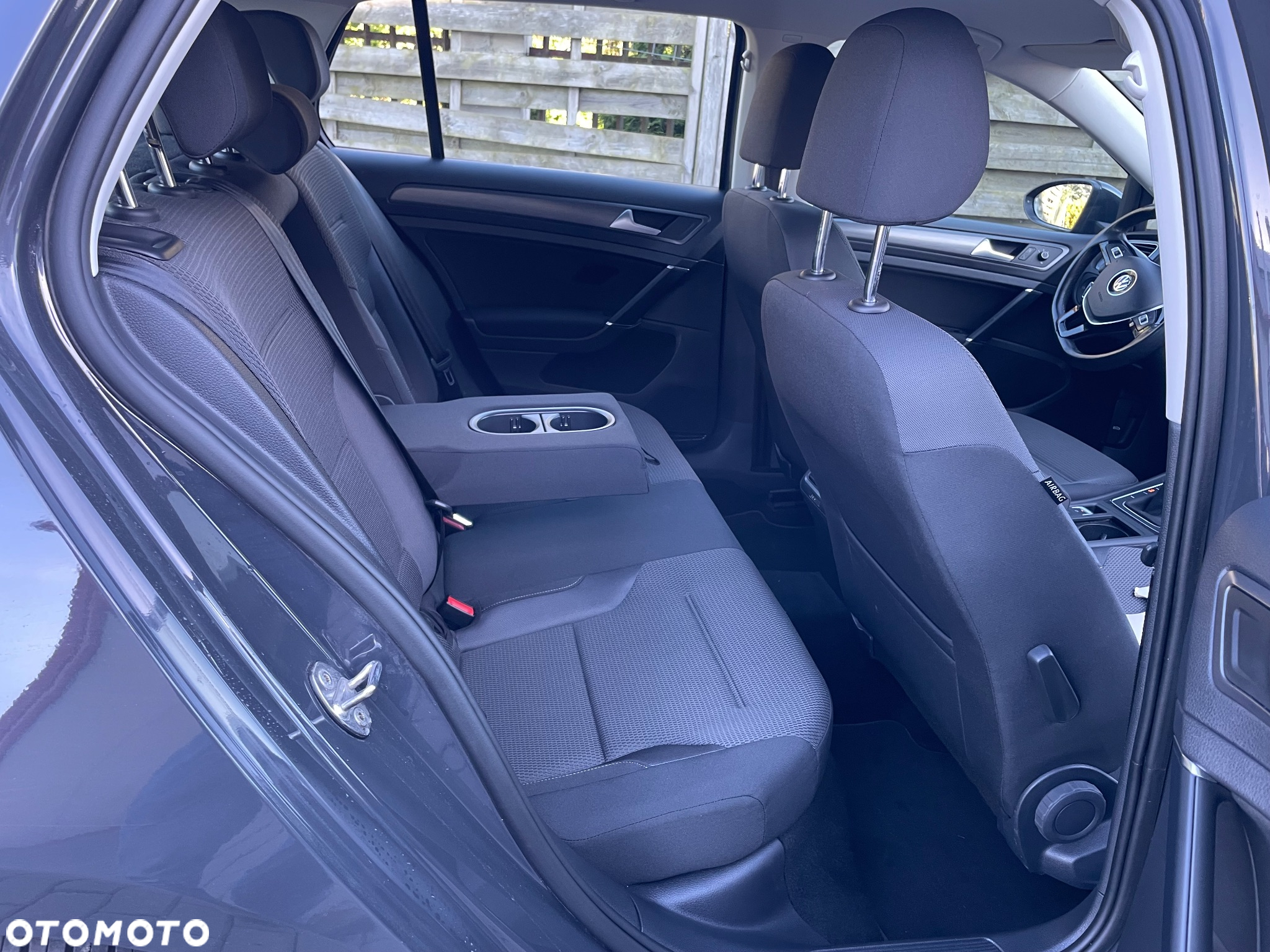 Volkswagen Golf - 23