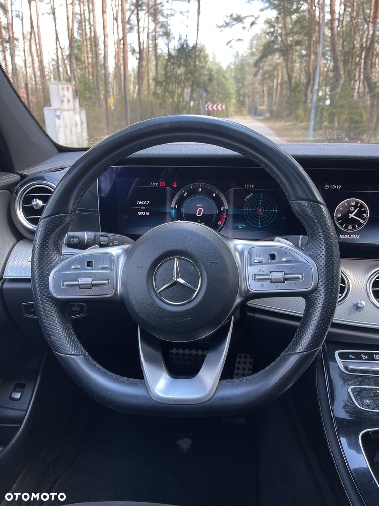 Mercedes-Benz Klasa E 220 d 9G-TRONIC - 26