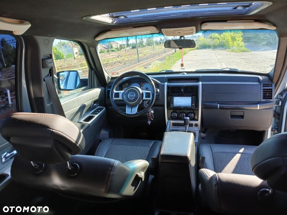 Jeep Liberty - 22