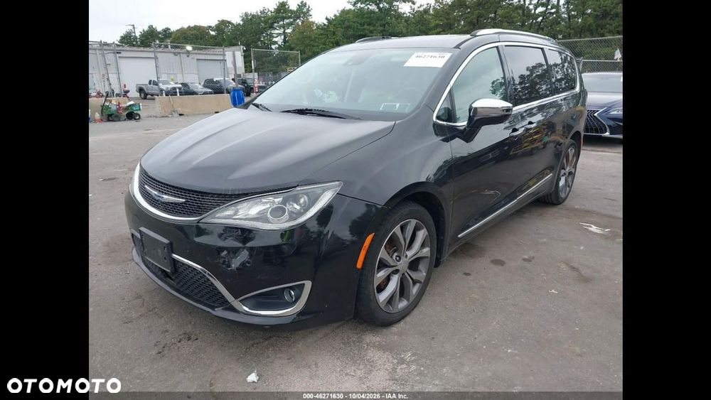 Chrysler Pacifica - 1