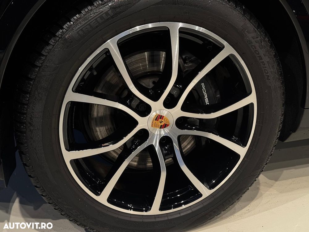 Porsche Cayenne Coupe E-Hybrid - 7