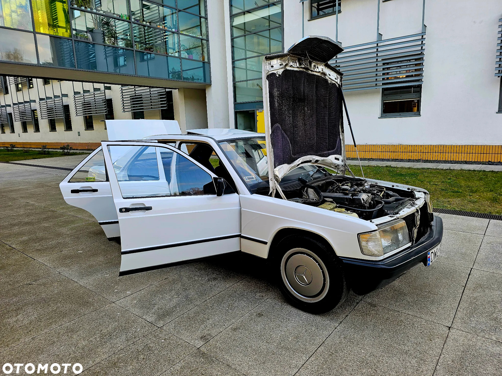 Mercedes-Benz W201 (190) - 19