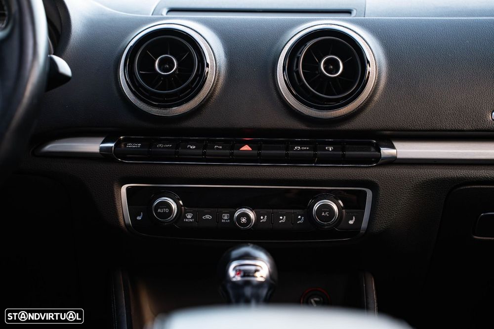 Audi S3 Sportback 2.0 TFSi quattro S tronic - 49