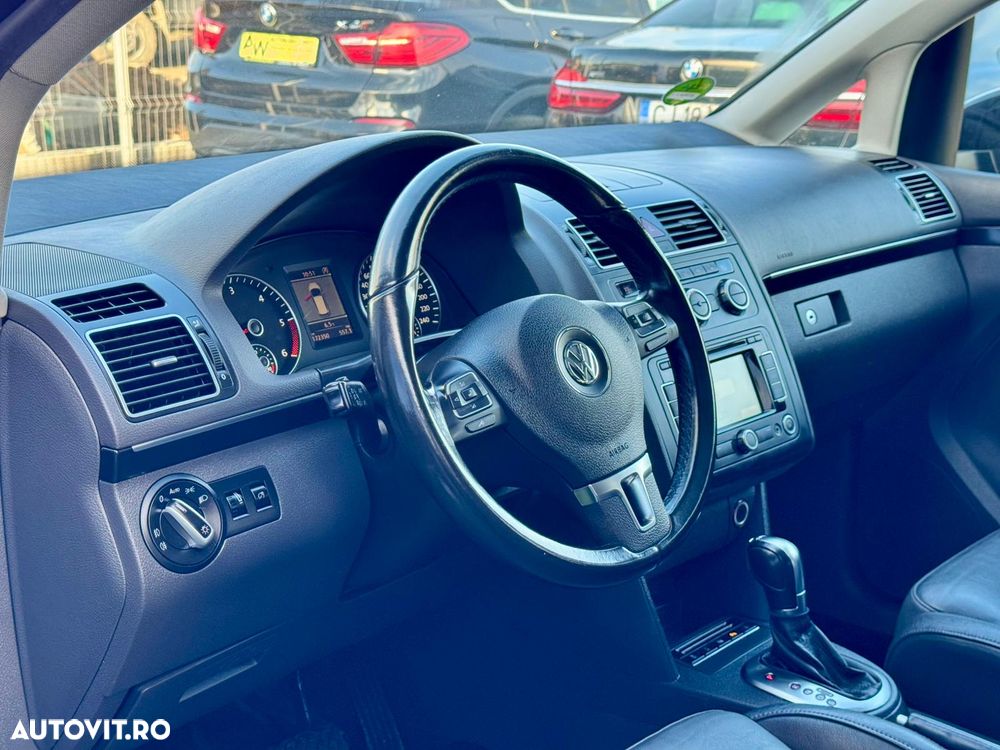 Volkswagen Touran 1.6 TDI DSG Highline - 37