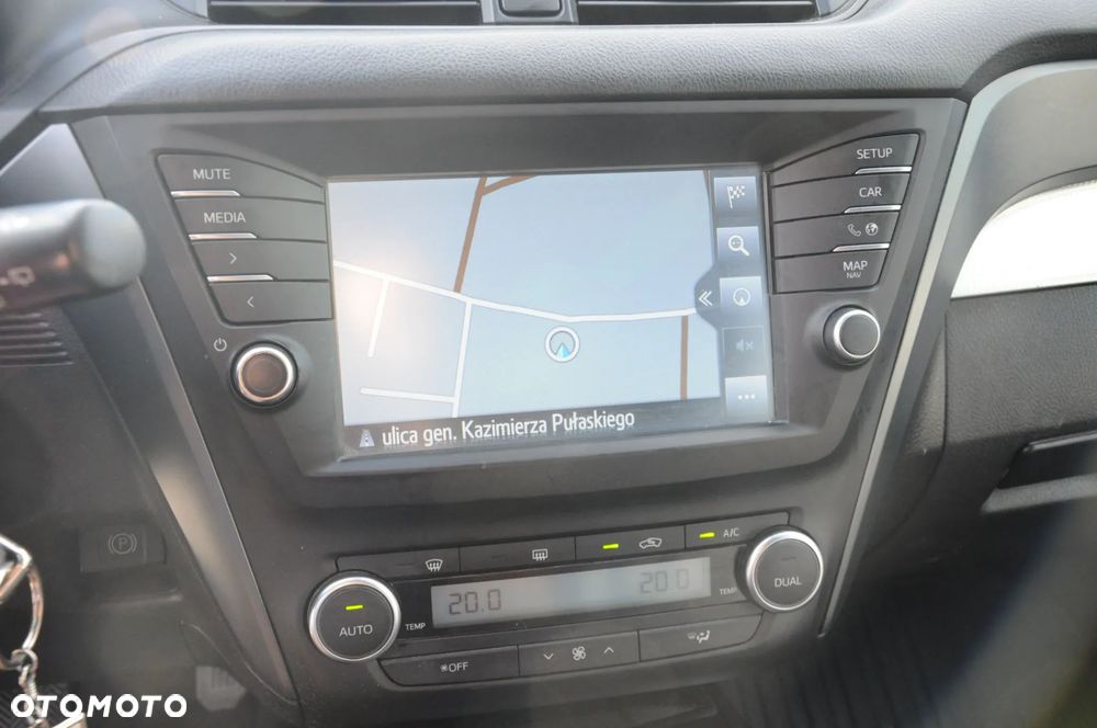 Toyota Avensis 2.0 Premium MS - 14