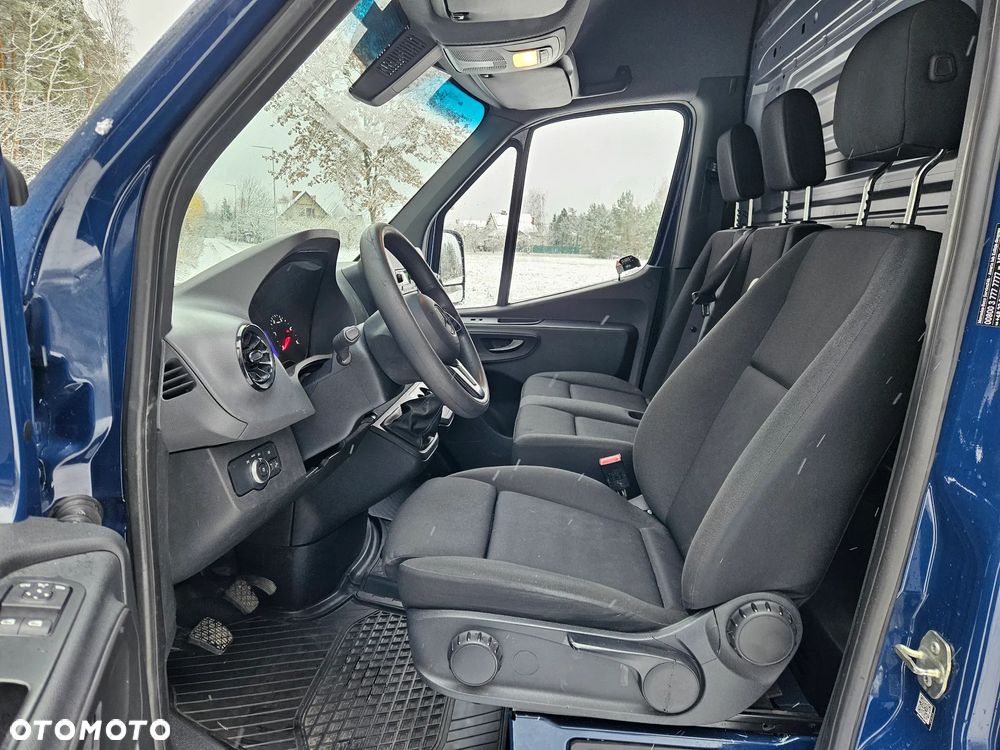 Mercedes-Benz Sprinter - 19